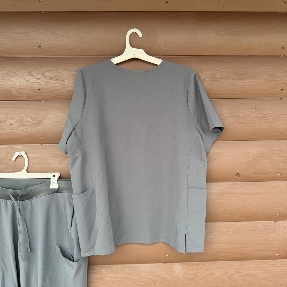Mandala Scrub Set Women 2XL Gray Excellent Equa-Tek Performance V-Neck Cargo - Picture 4 of 7